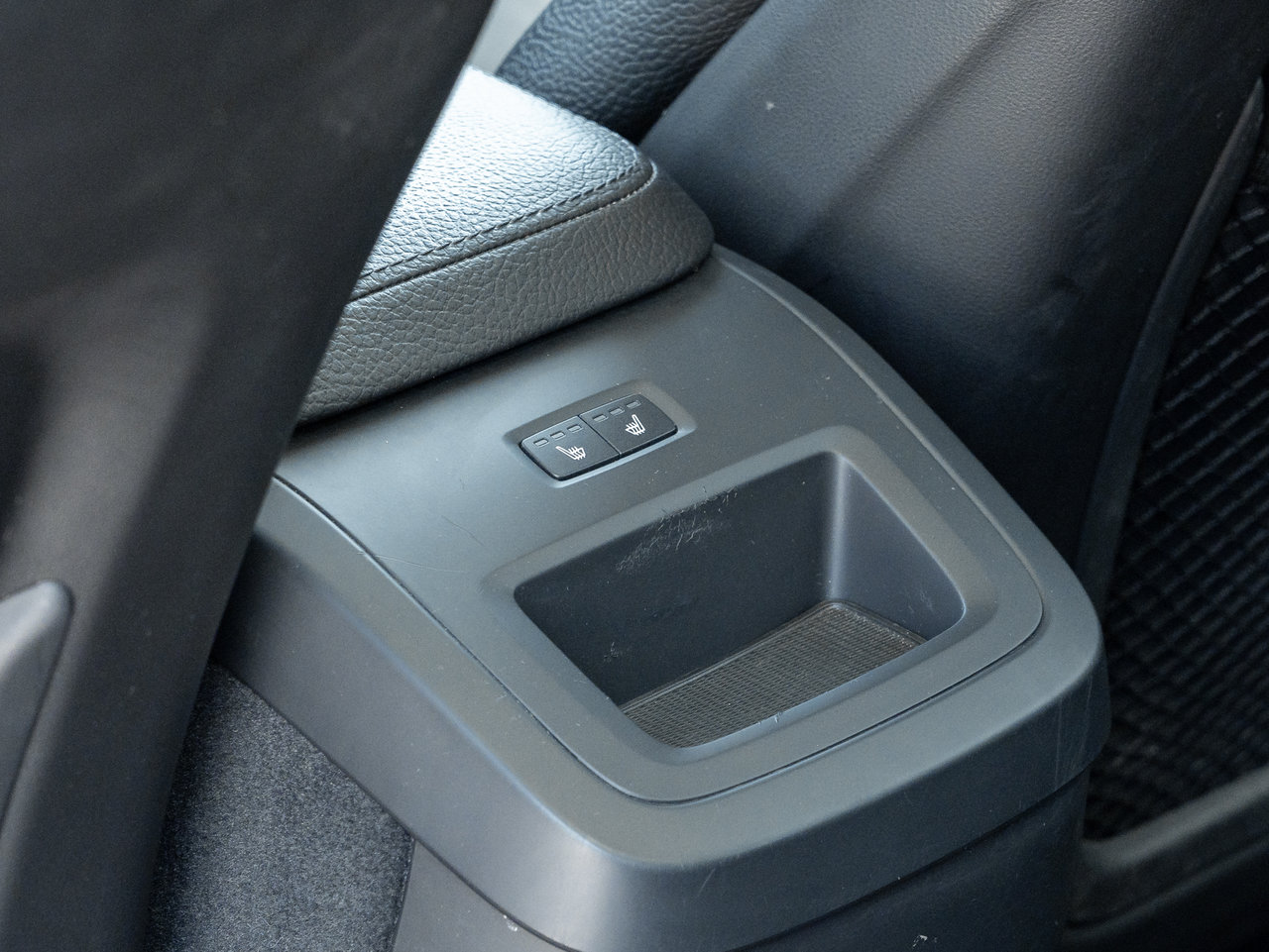 Volvo XC60 B5 AWD Momentum LOW KM  CPO FINANCE RATE fr 3.49%* 2022-21