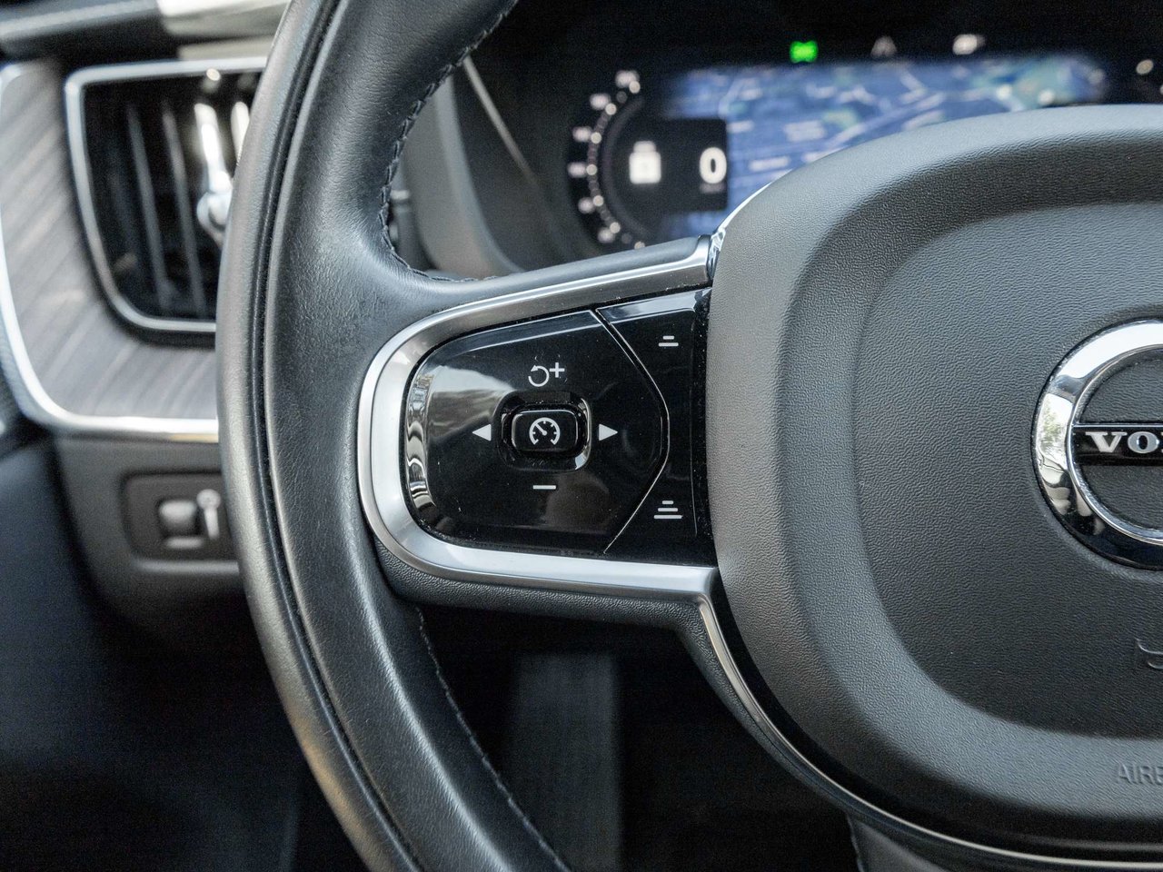 2022 Volvo XC60 Inscription-11