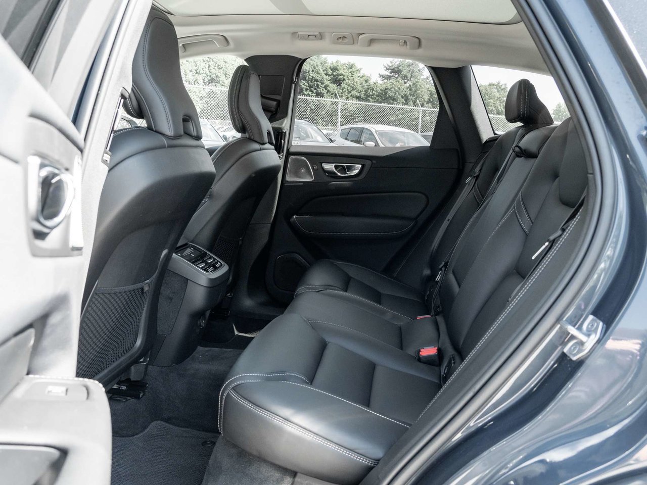2022 Volvo XC60 INSCRIPTION  BOWERS & WILKINS  ADVANCED PACK  CPO-23