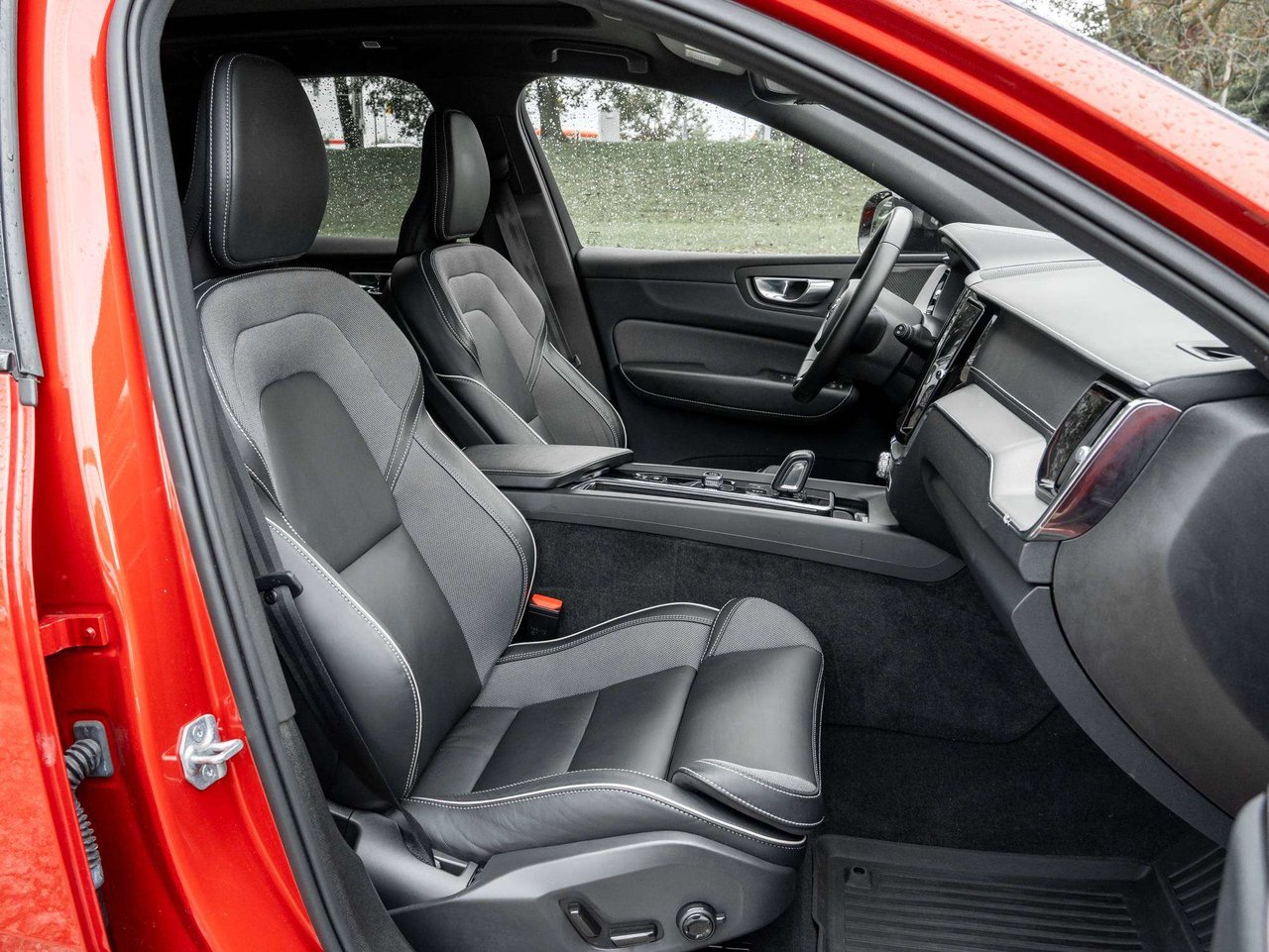 2022 Volvo XC60 R-Design-23