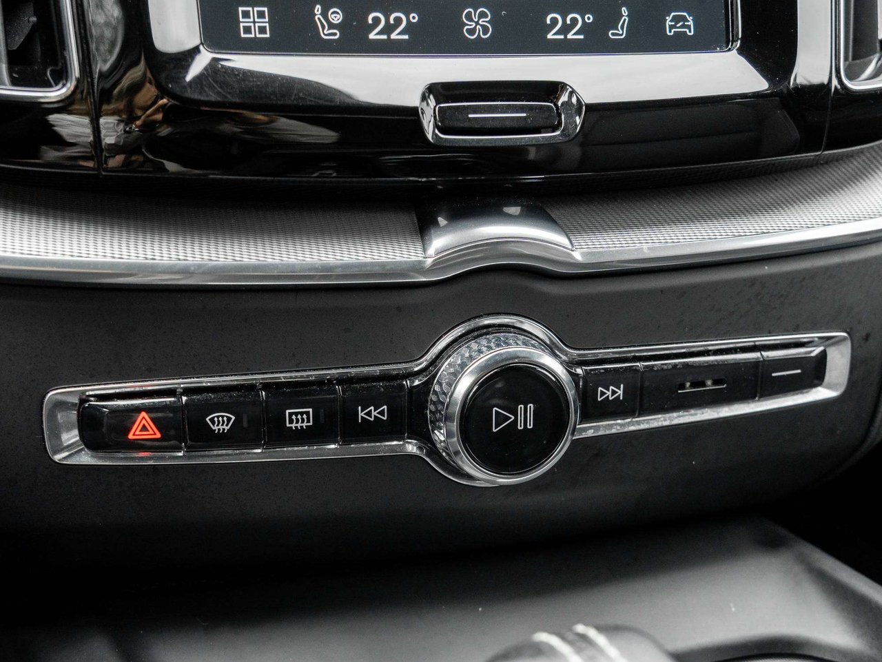 2022 Volvo XC60 R-Design-19