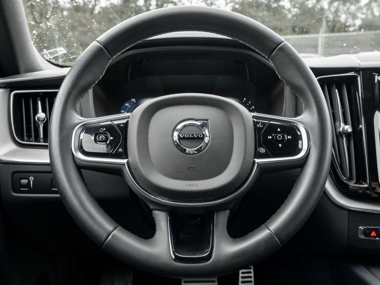 2022 Volvo XC60 R-Design-8
