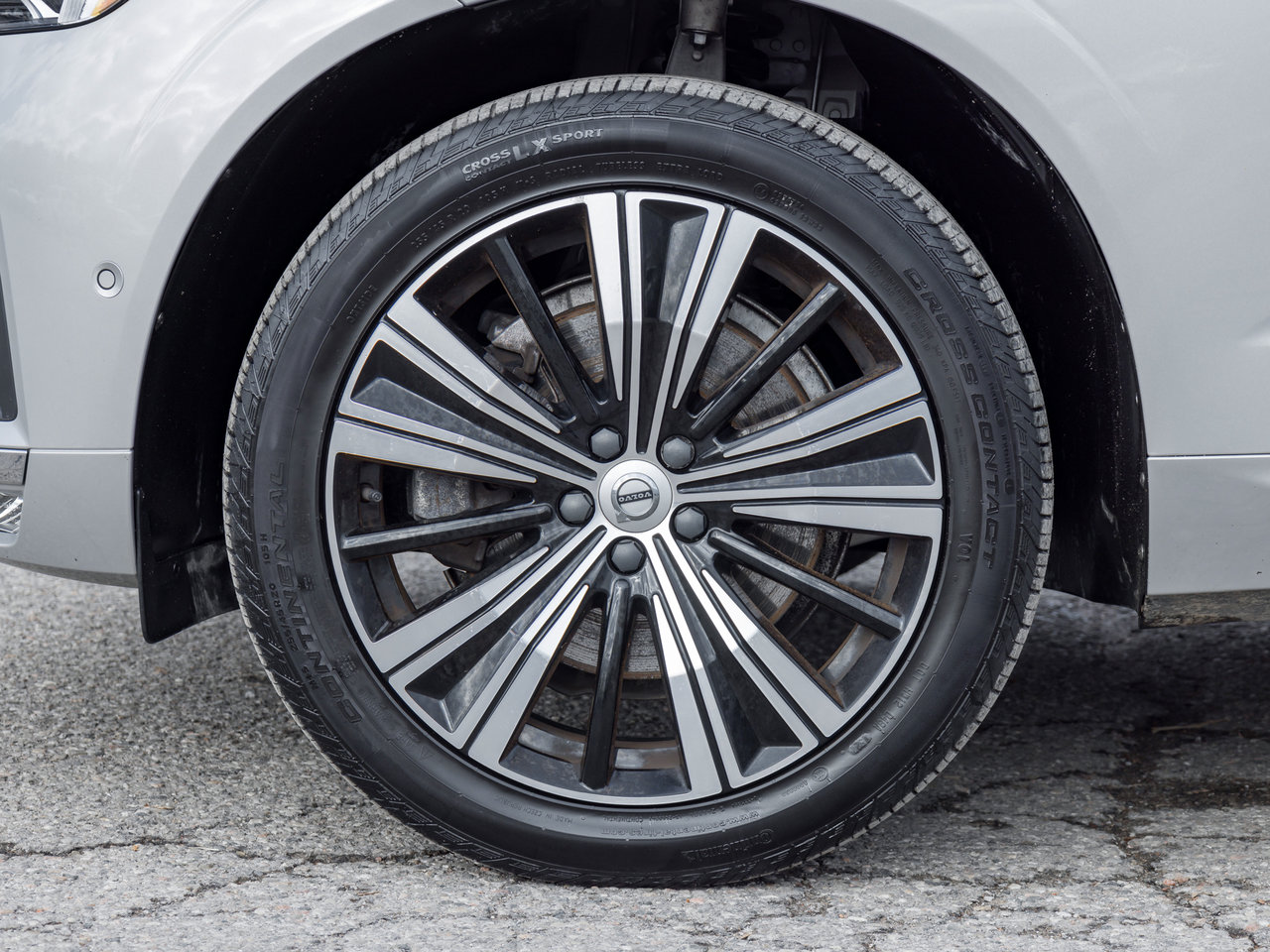 2023 Volvo XC60 B6 AWD Plus Bright Theme  OFF LEASE  ONE OWNER-3