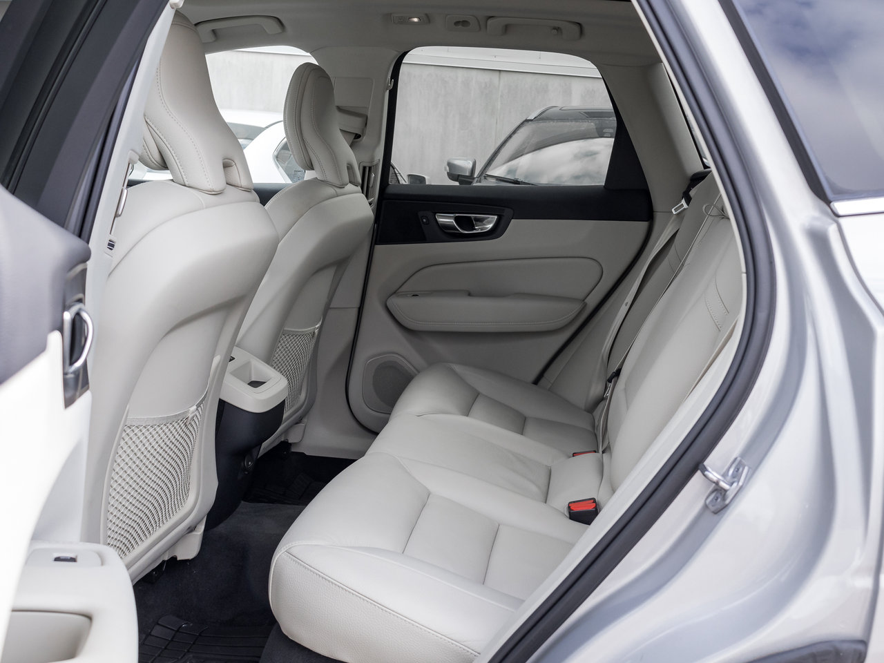 2023 Volvo XC60 B6 AWD Plus Bright Theme  OFF LEASE  ONE OWNER-21