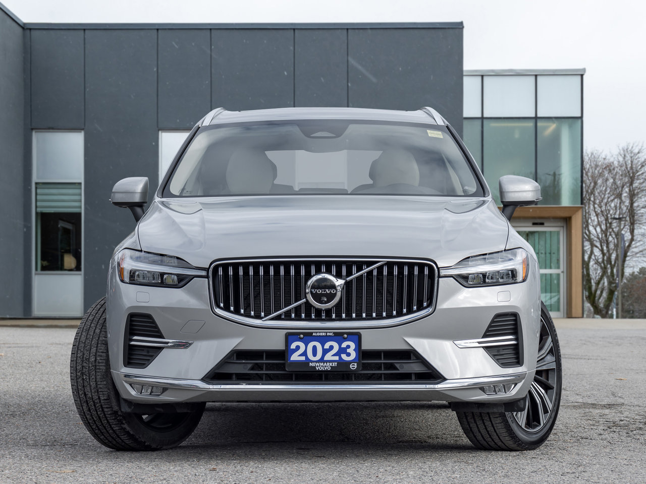 2023 Volvo XC60 B6 AWD Plus Bright Theme  OFF LEASE  ONE OWNER-1