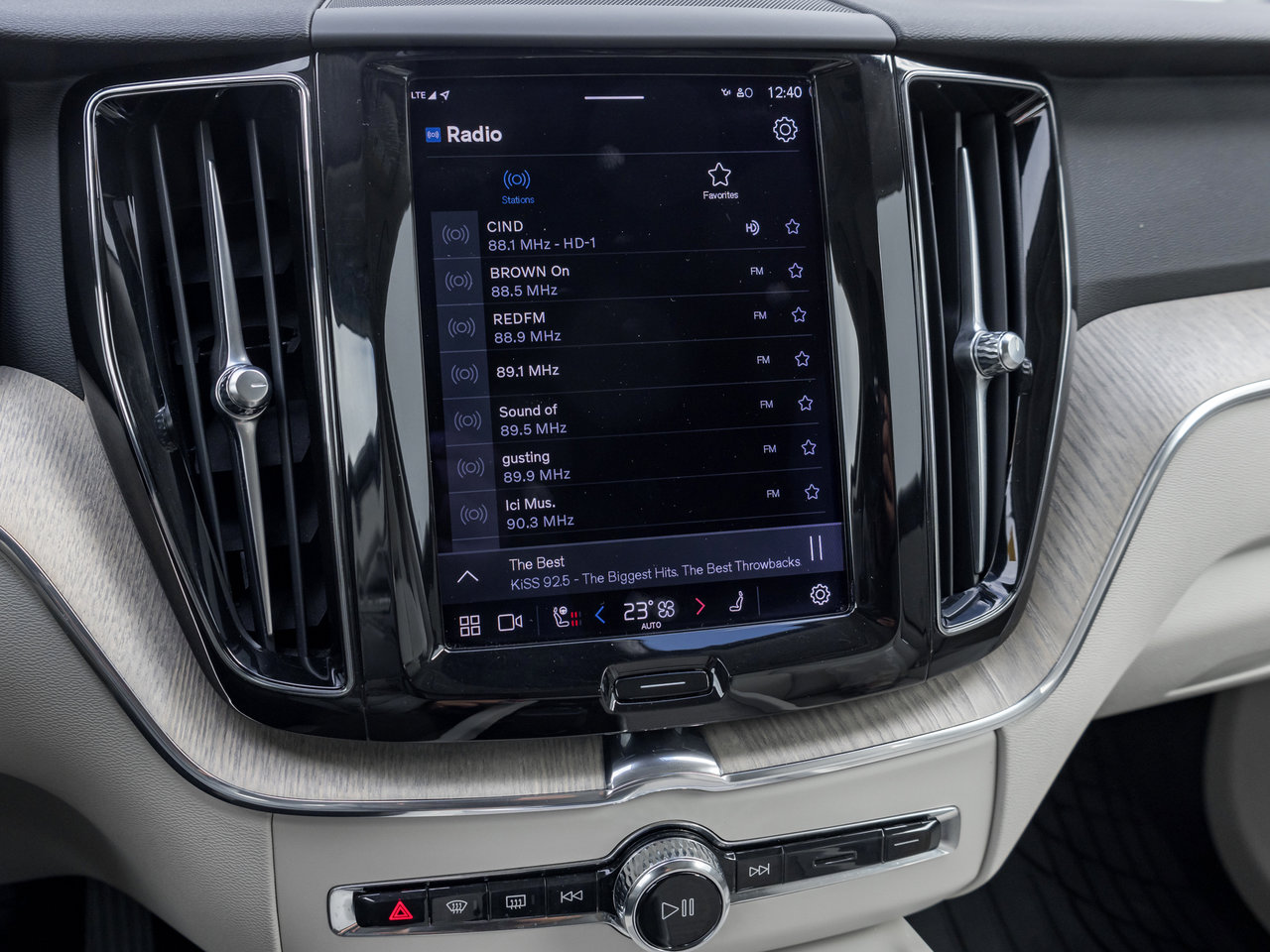 2023 Volvo XC60 B6 AWD Plus Bright Theme  OFF LEASE  ONE OWNER-18