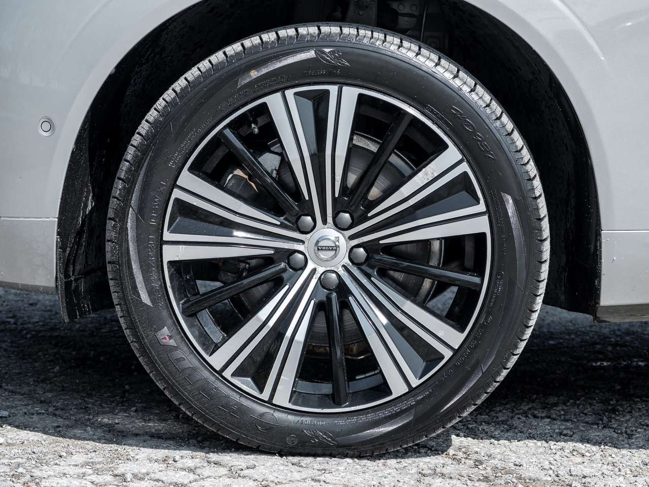2023 Volvo XC60 B6 AWD PLUS  OFF LEASE  ACCIDENTS FREE-3