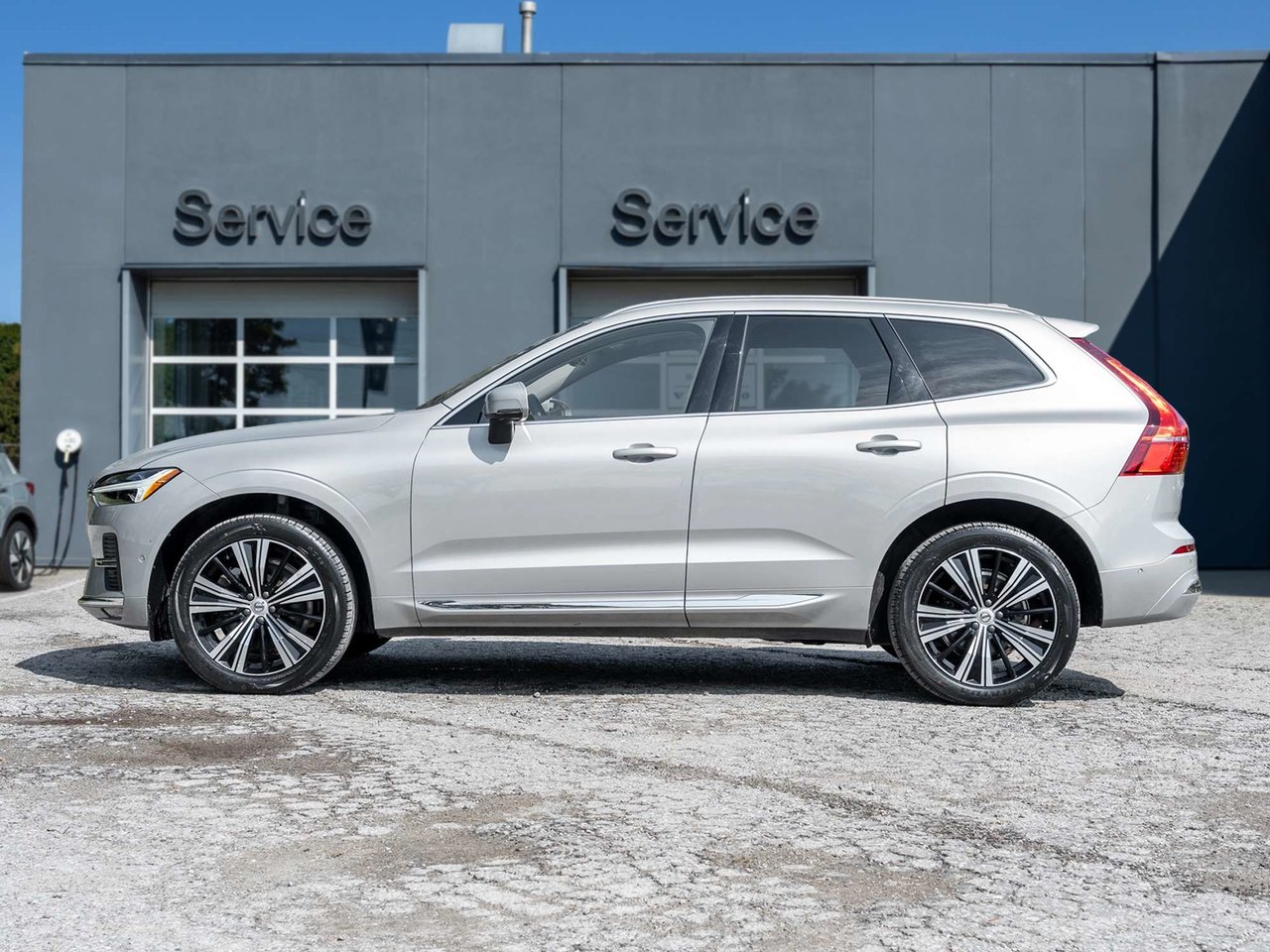 2023 Volvo XC60 Plus Bright Theme-2