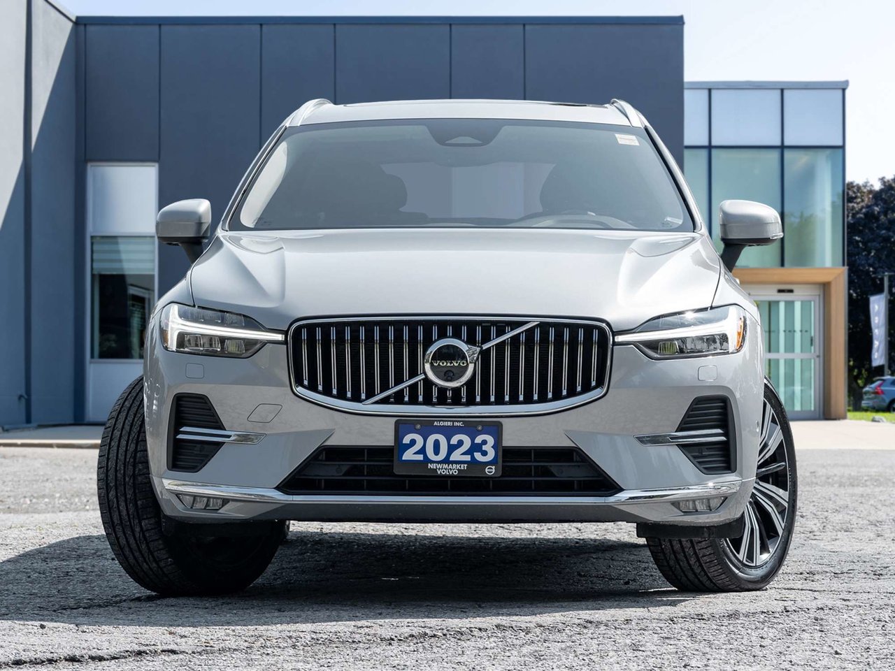 2023 Volvo XC60 Plus Bright Theme-1