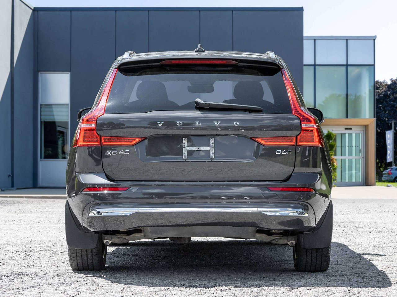 2023 Volvo XC60 Plus Bright Theme-5