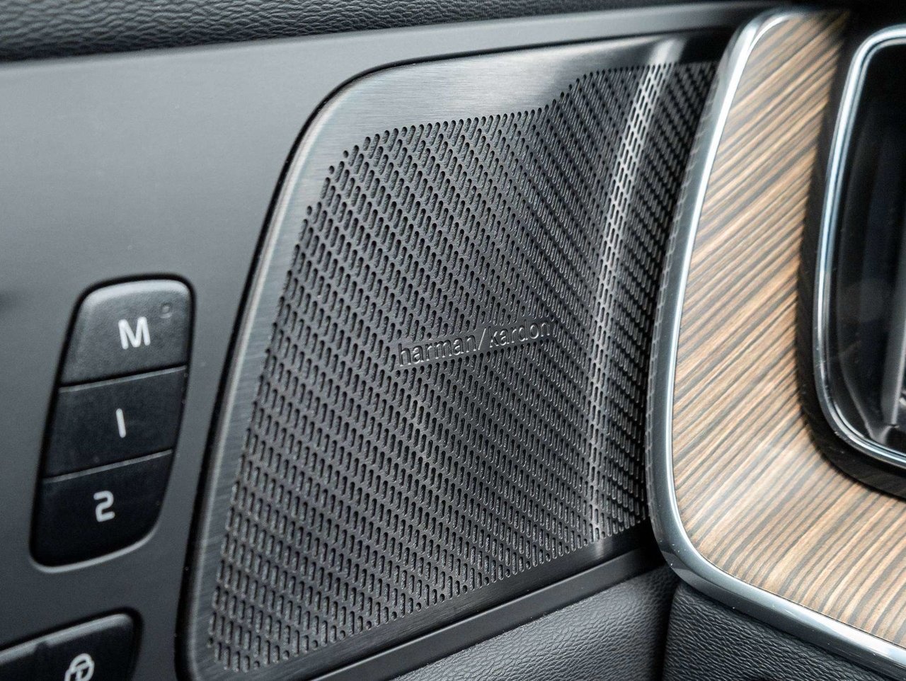 2023 Volvo XC60 Ultimate Bright Theme-16