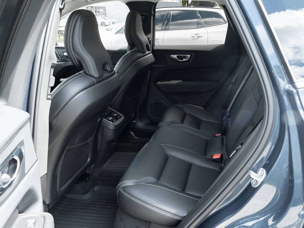 2023 Volvo XC60 Ultimate Bright Theme-23