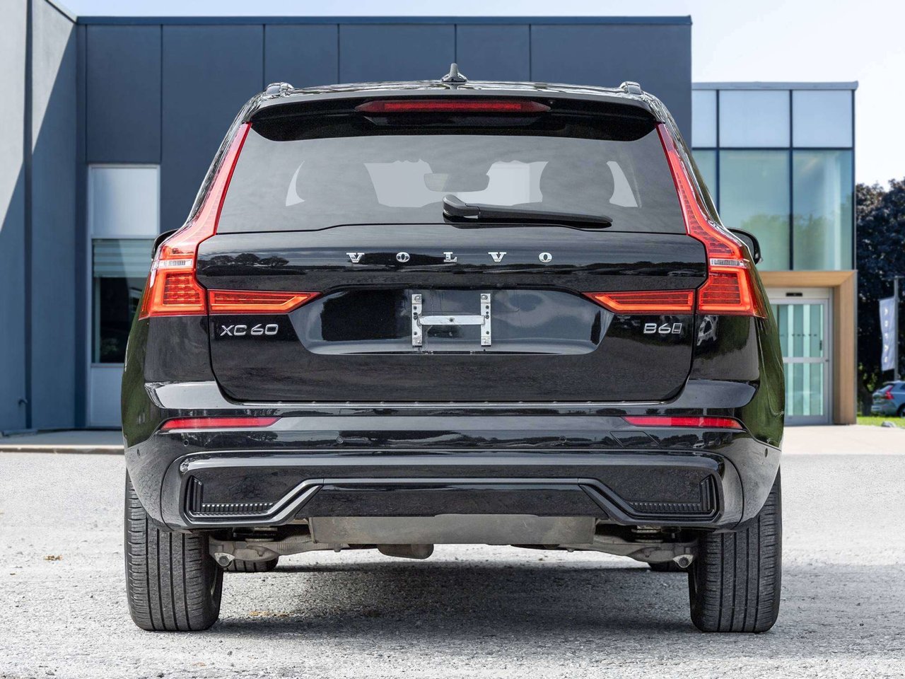 Volvo XC60 PLUS DARK THEME^Harman Kardon^New Brakes 2023-5