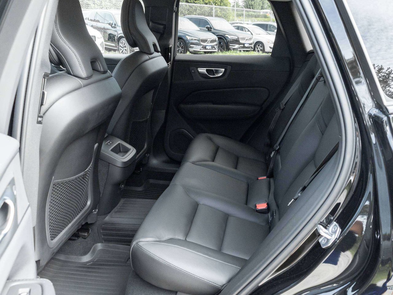 Volvo XC60 PLUS DARK THEME^Harman Kardon^New Brakes 2023-23