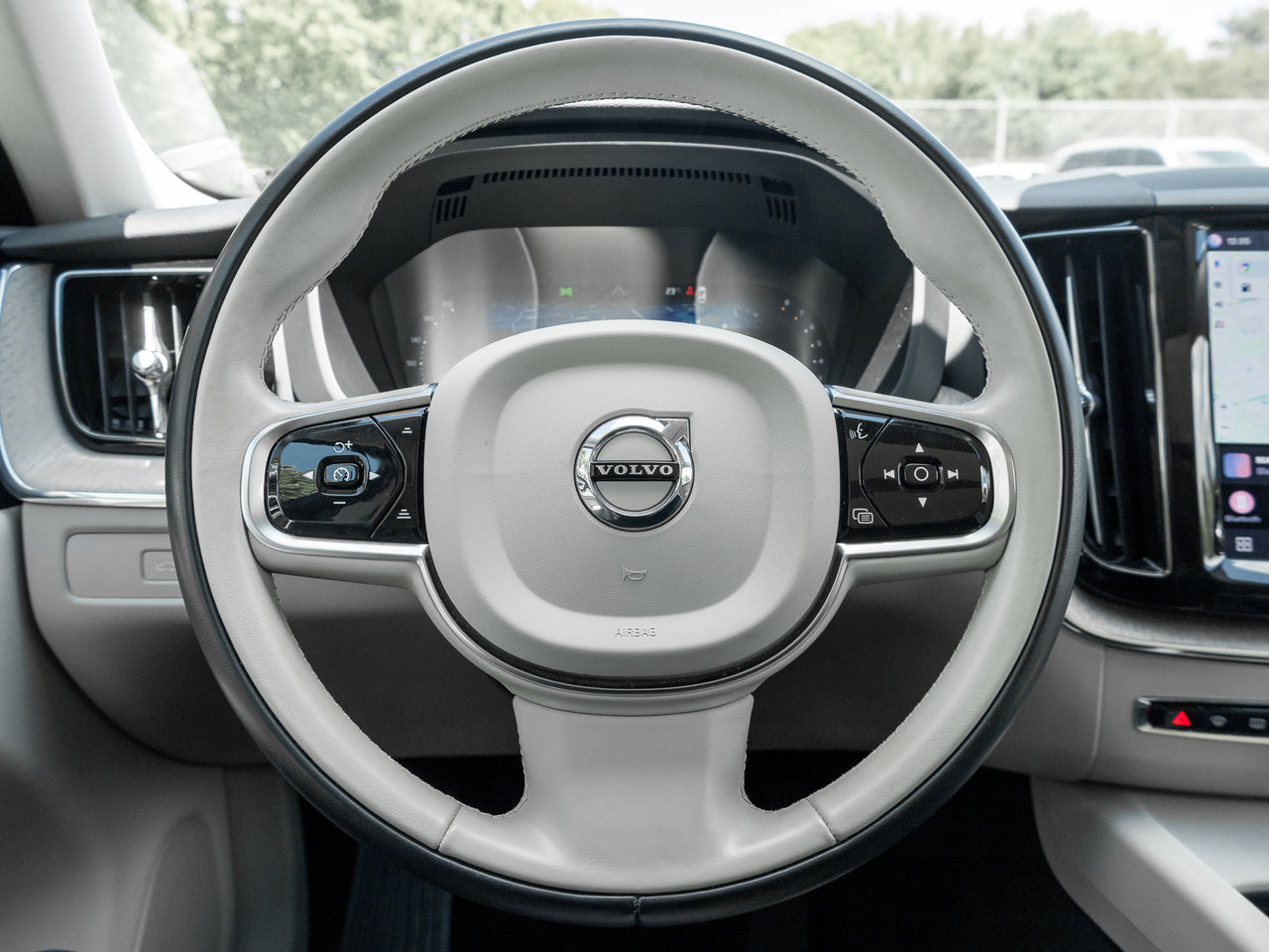 2024 Volvo XC60 B5 AWD PLUS  OFF LEASE  NO ACCIDENTS  CPO-7
