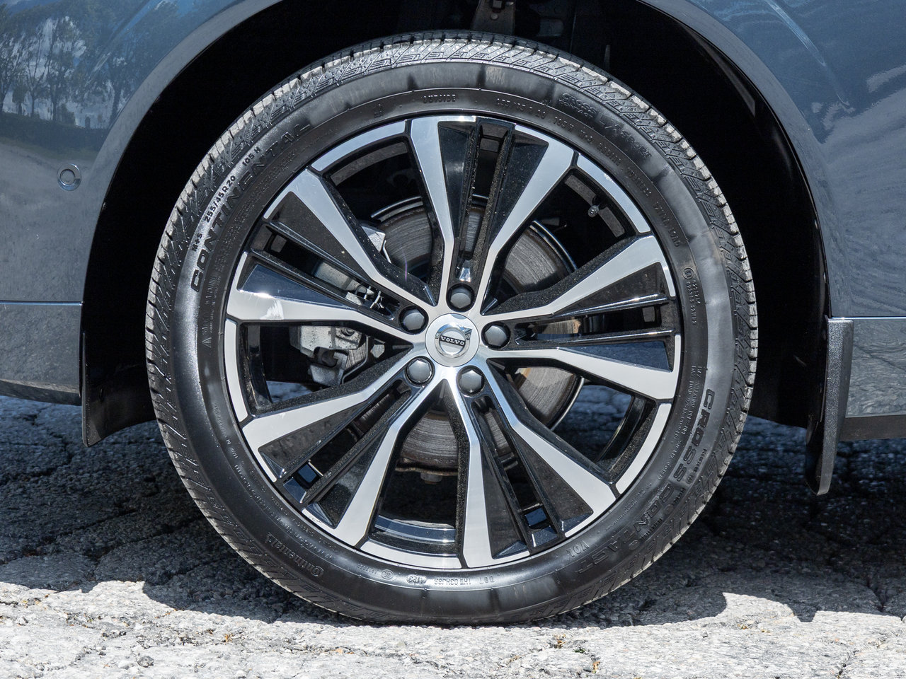 Volvo XC60 B5 AWD PLUS  OFF LEASE  NO ACCIDENTS  CPO 2024-3