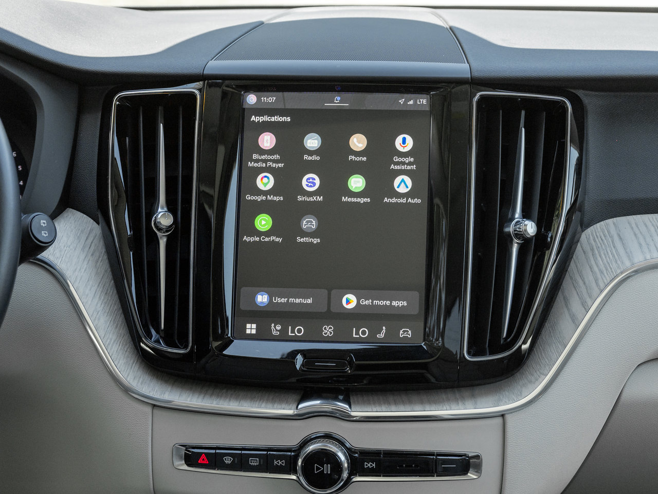 2024 Volvo XC60 B5 AWD PLUS  NON DAILY RENTAL  OFF LEASE  CPO-25