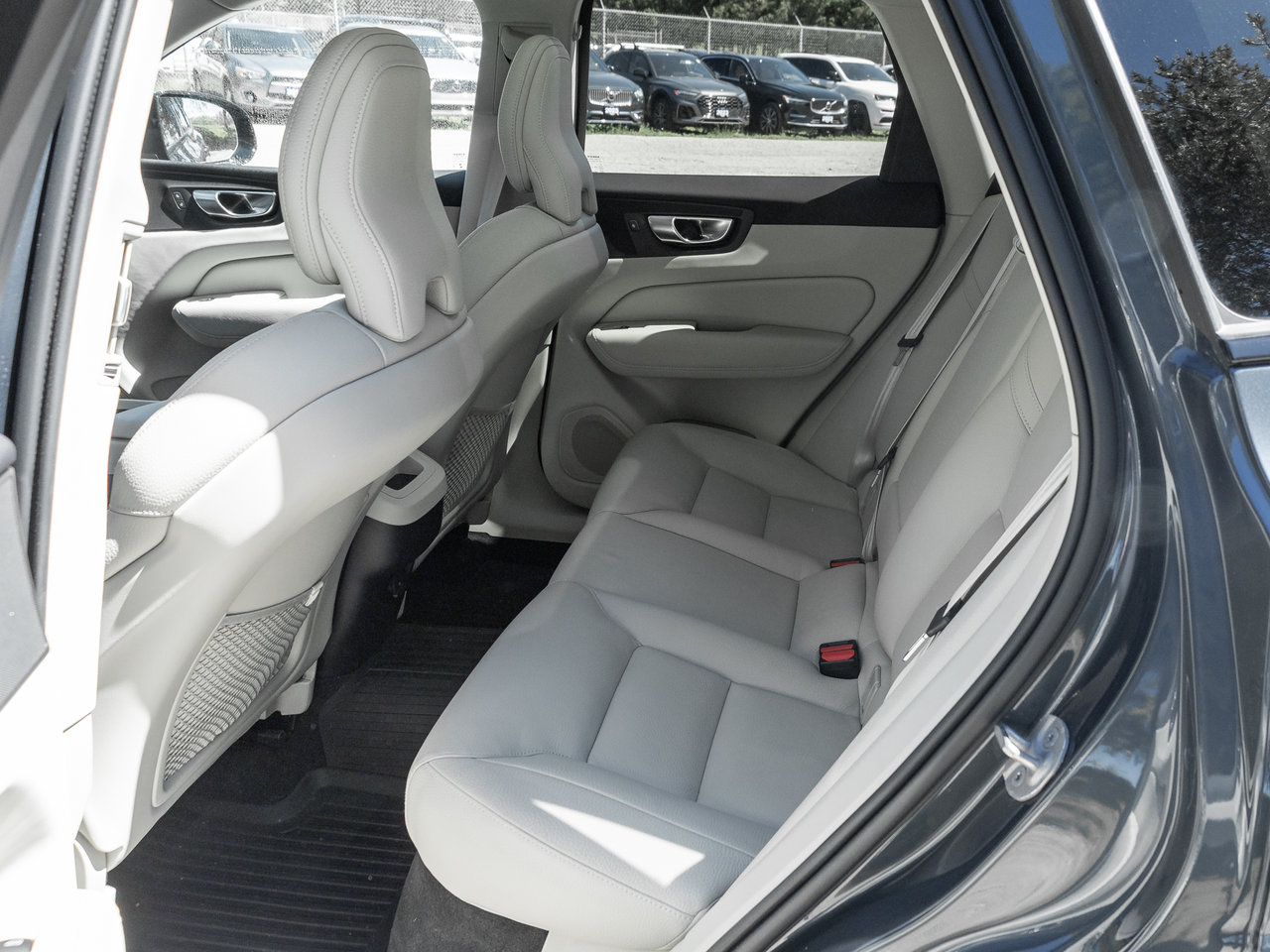 2024 Volvo XC60 B5 AWD PLUS  NON DAILY RENTAL  OFF LEASE  CPO-22