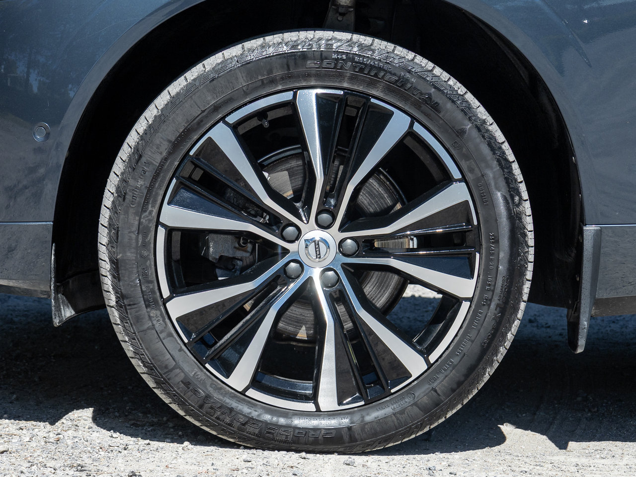2024 Volvo XC60 B5 AWD PLUS  NON DAILY RENTAL  OFF LEASE  CPO-3