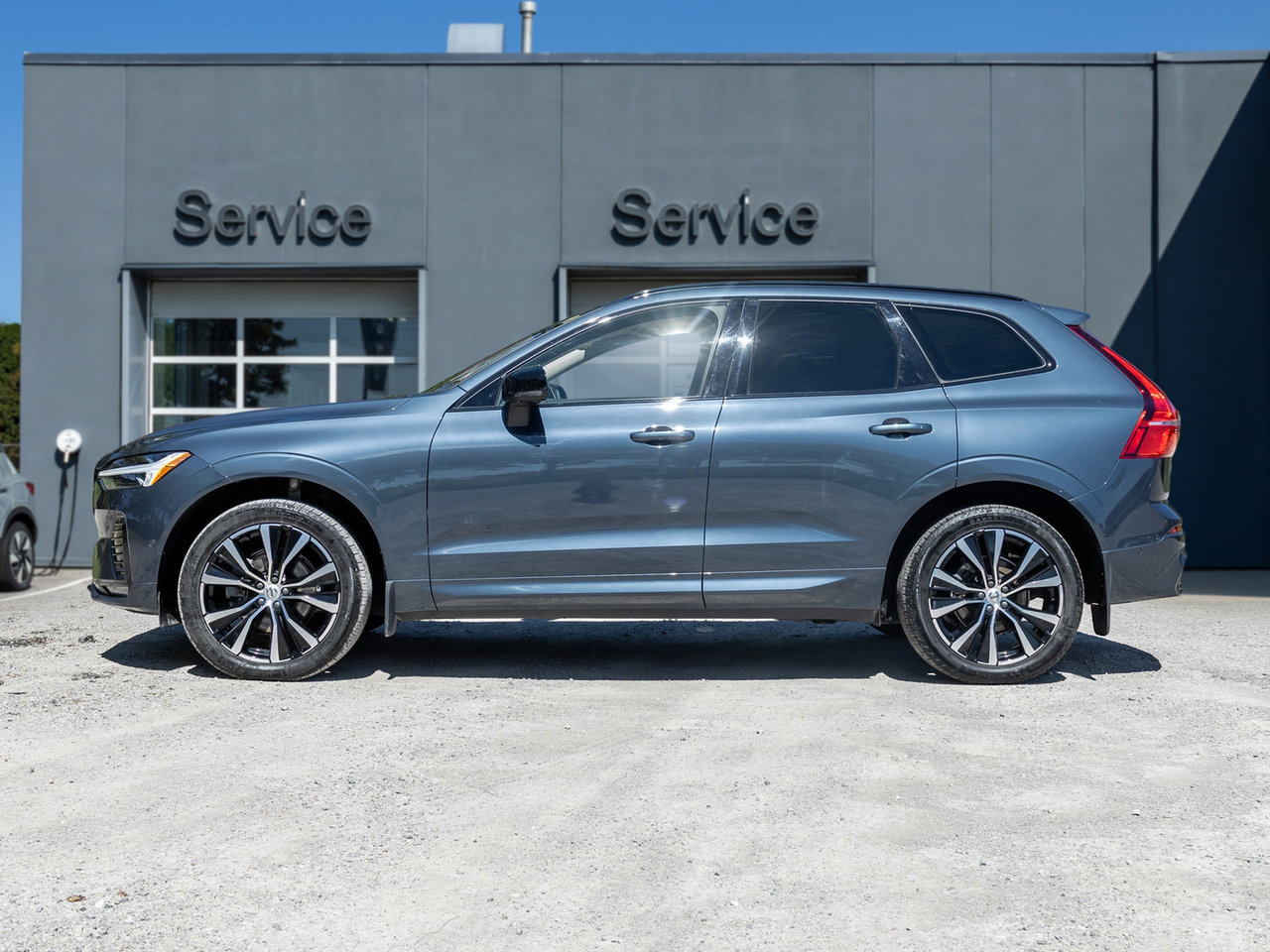 2024 Volvo XC60 B5 AWD PLUS  NON DAILY RENTAL  OFF LEASE  CPO-2