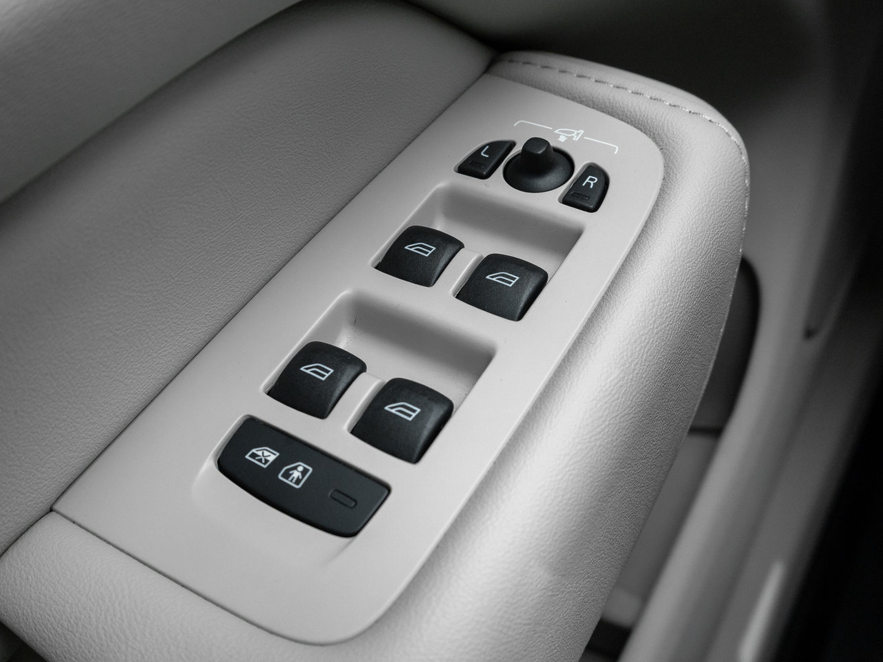 2024 Volvo XC60 B5 AWD PLUS  HARMAN KARDON  OFF LEASE  CPO  LOW KM-14