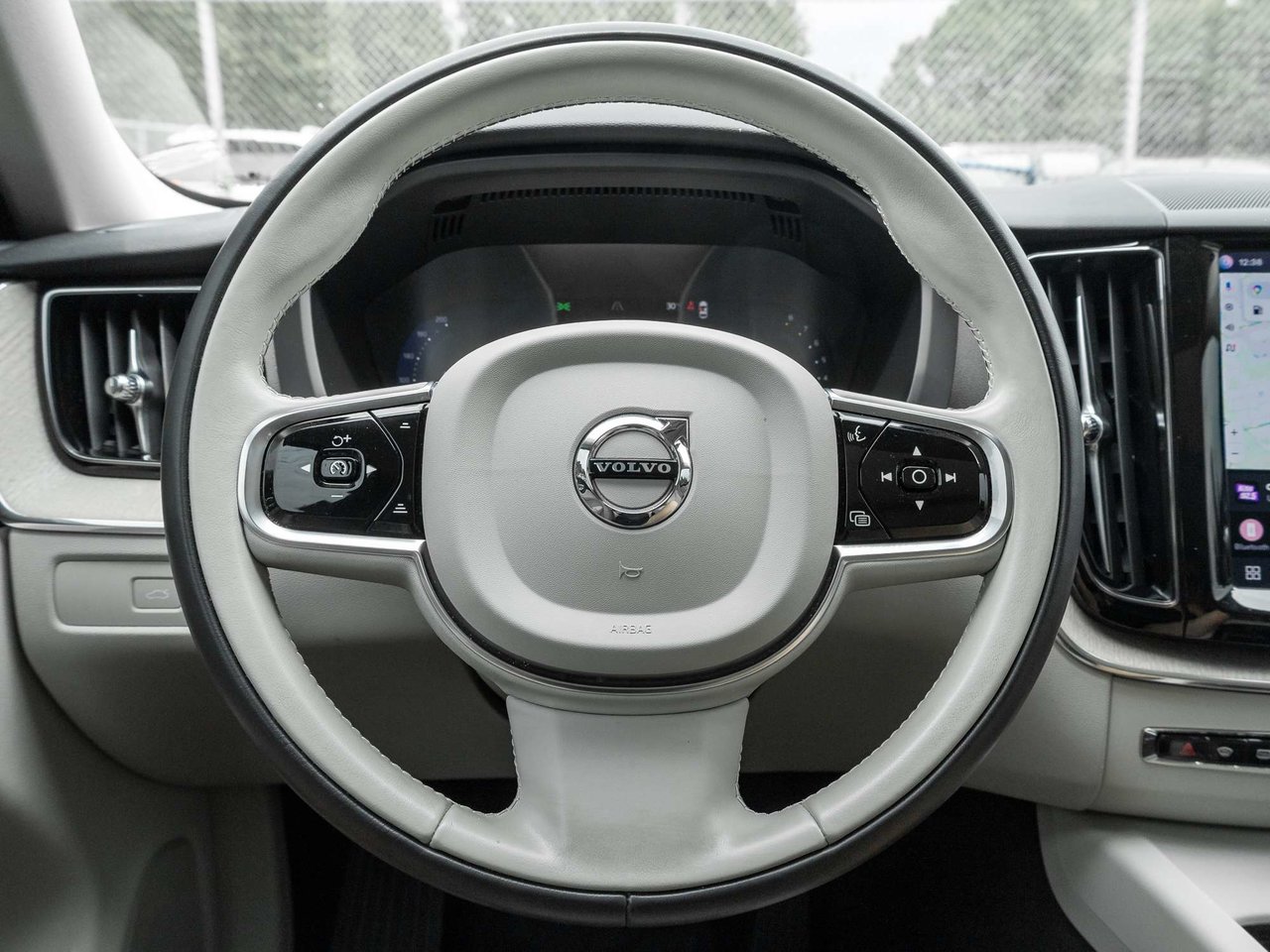 2024 Volvo XC60 Plus Dark Theme-7