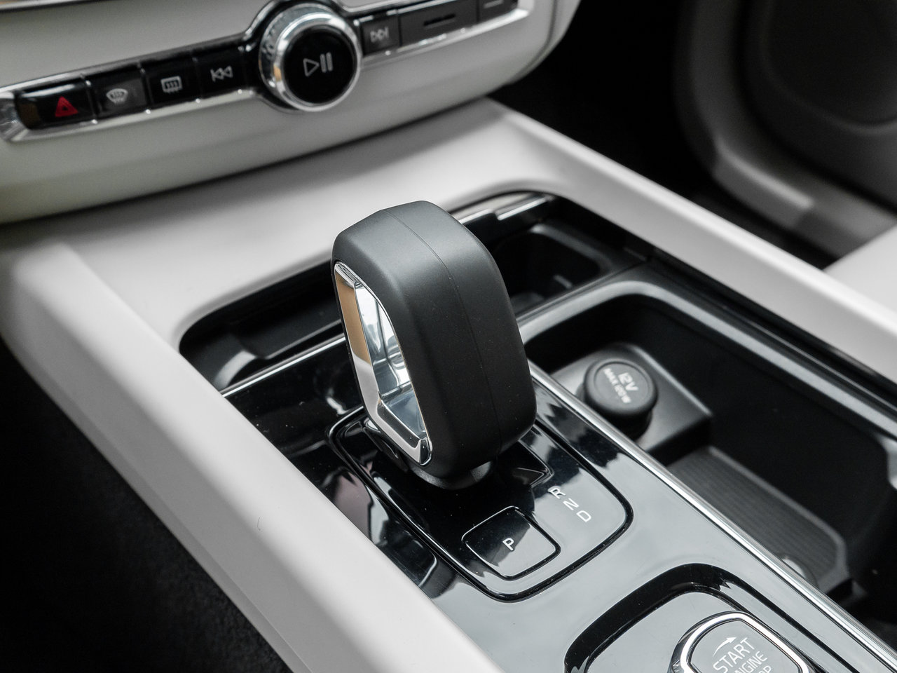 2024 Volvo XC60 B5 AWD PLUS  HARMAN KARDON  OFF LEASE  CPO  LOW KM-17