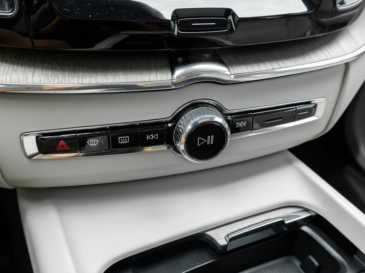 2024 Volvo XC60 B5 AWD PLUS  HARMAN KARDON  OFF LEASE  CPO  LOW KM-19