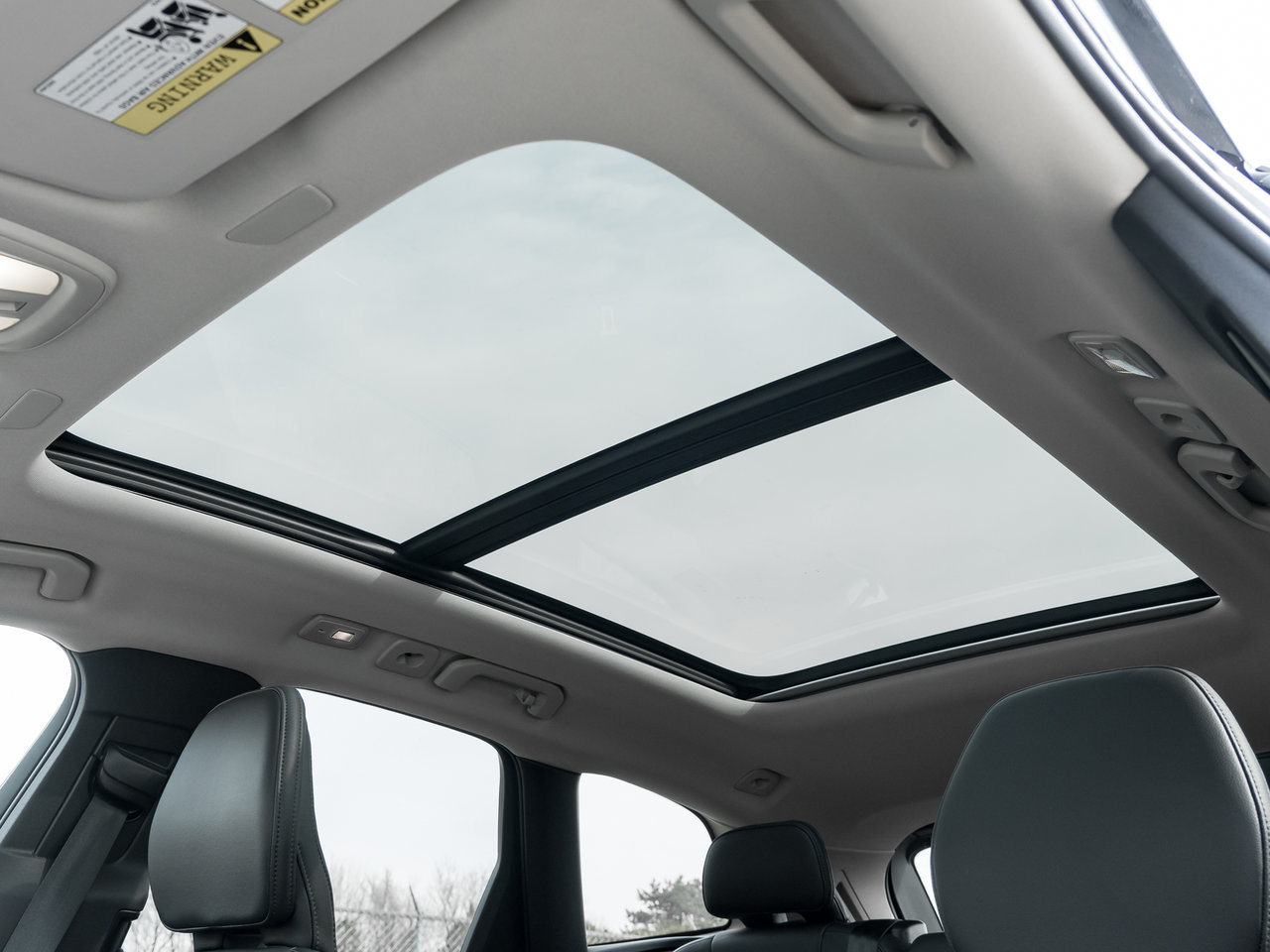 2025 Volvo XC60 B5 AWD Core Dark Theme  VOLVO CPO RATE FROM 3.49%*-18