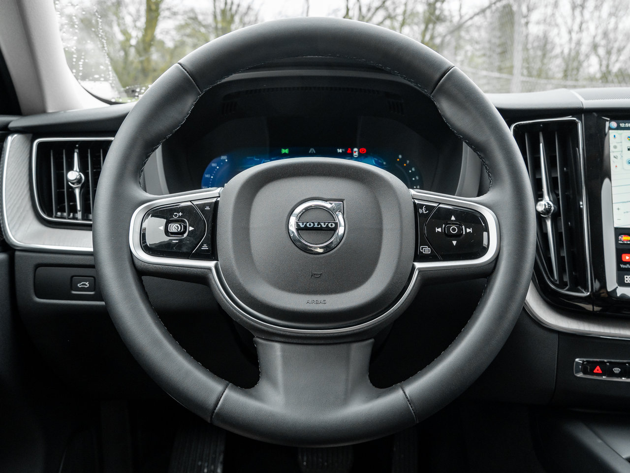 Volvo XC60 B5 AWD PLUS  HARMAN KARDON  20 ALLOY WHEEL  CPO 2025-7
