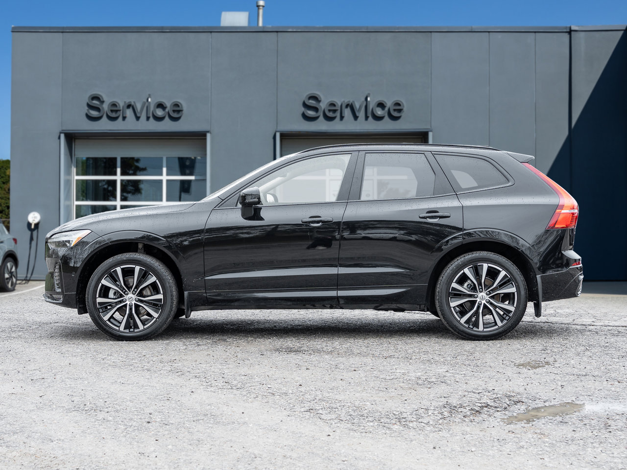 Volvo XC60 B5 AWD PLUS  HARMAN KARDON  20 ALLOY WHEEL  CPO 2025-2