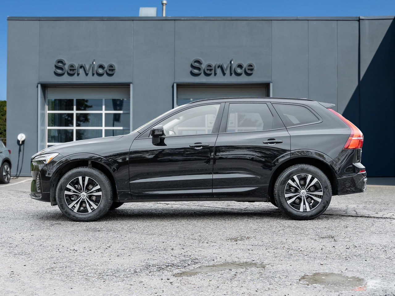 2025 Volvo XC60 B5 AWD Core  LIKE NEW  VOLVO CPO RATE FR 3.49%*-2