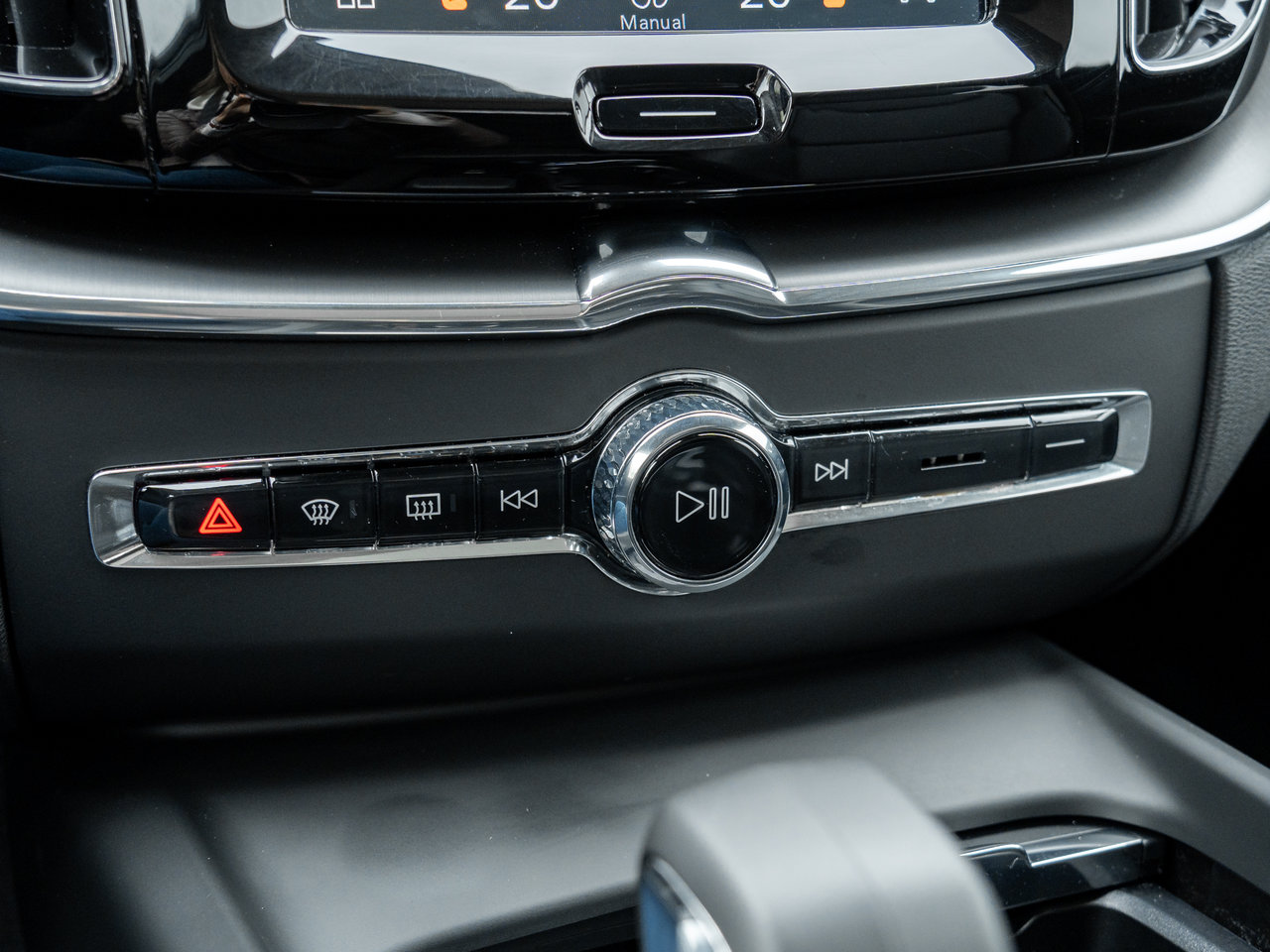 2025 Volvo XC60 B5 AWD Core  LIKE NEW  VOLVO CPO RATE FR 3.49%*-15