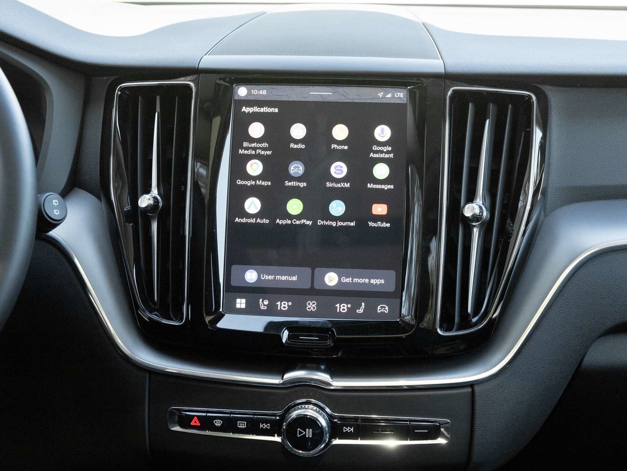 2025 Volvo XC60 Core Dark Theme-24