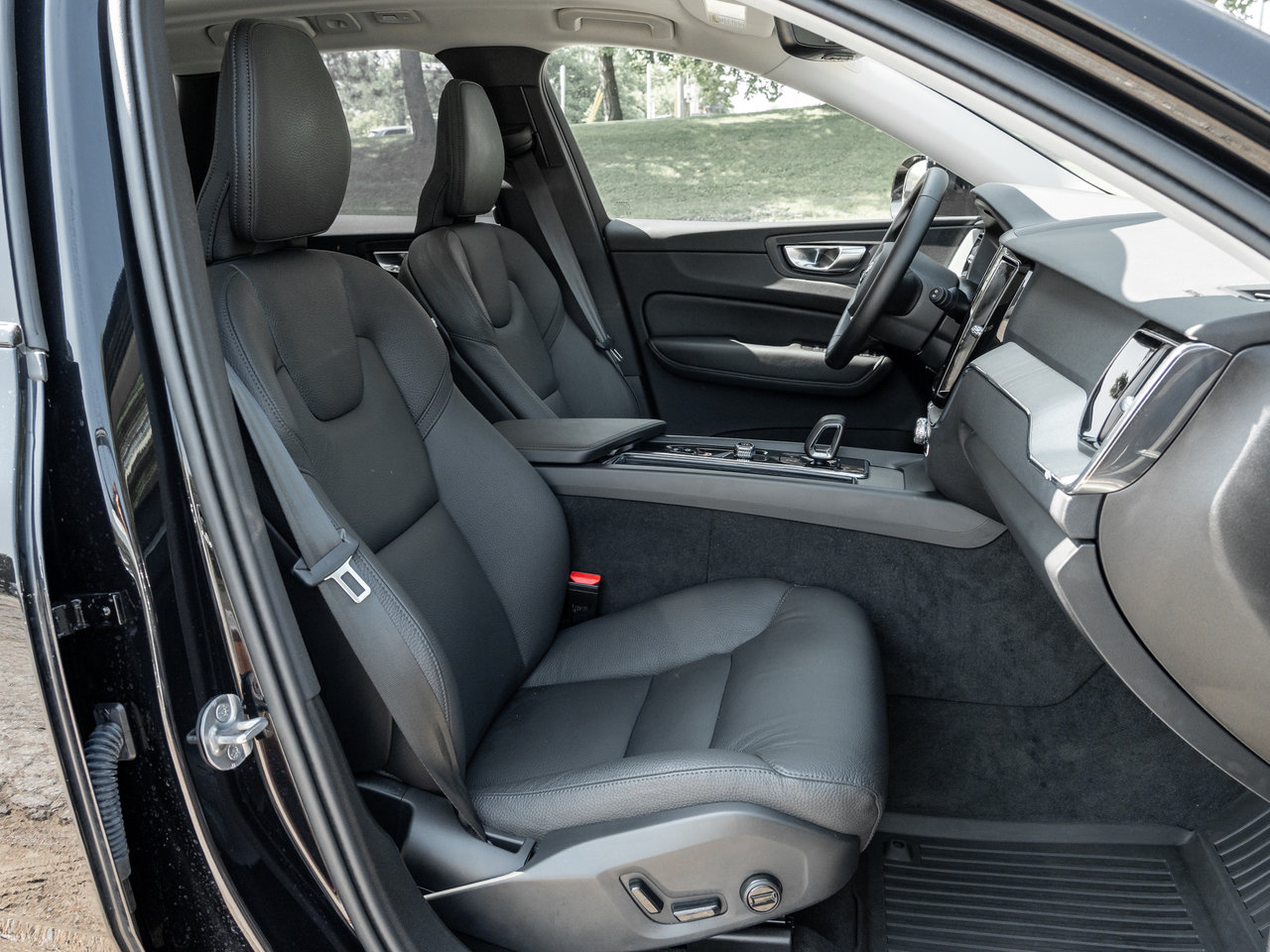 2025 Volvo XC60 B5 AWD PLUS  GOOD VALUE CPO FINANCE RATE FR 3.49%*-20