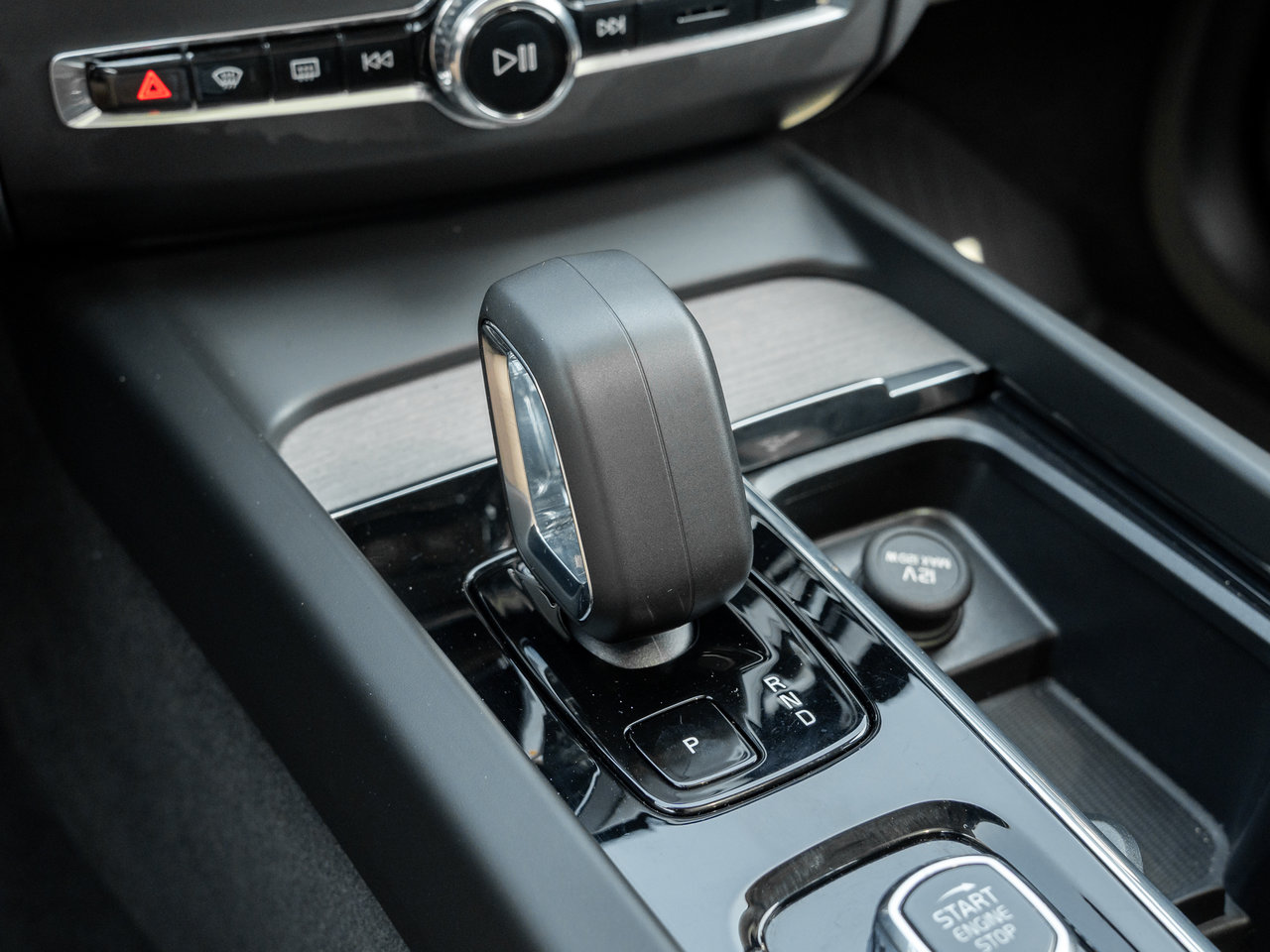 2025 Volvo XC60 B5 AWD PLUS  GOOD VALUE CPO FINANCE RATE FR 3.49%*-15