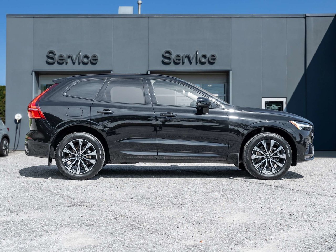 2025 Volvo XC60 Core Dark Theme-4