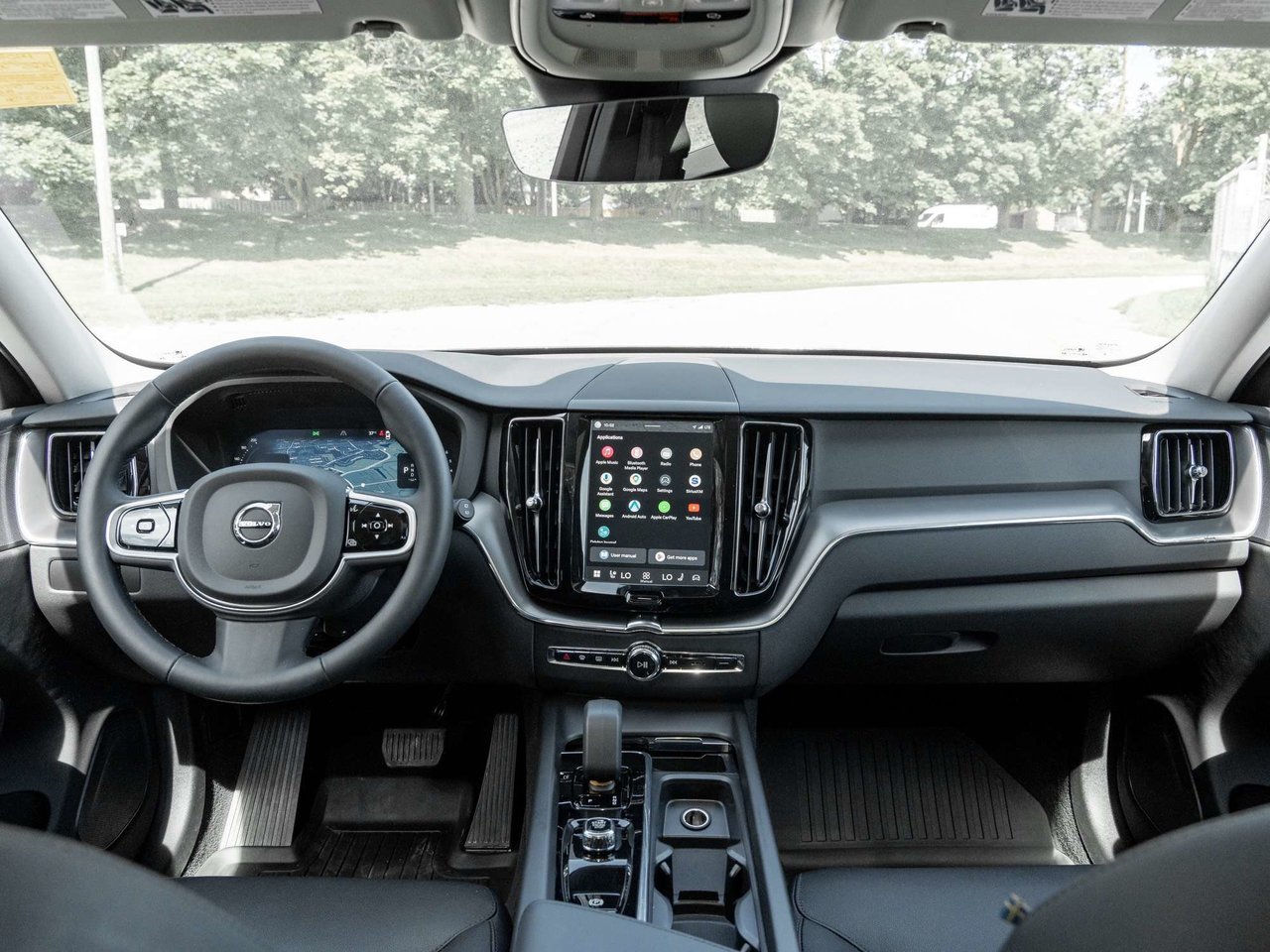 2025 Volvo XC60 Core Dark Theme-22