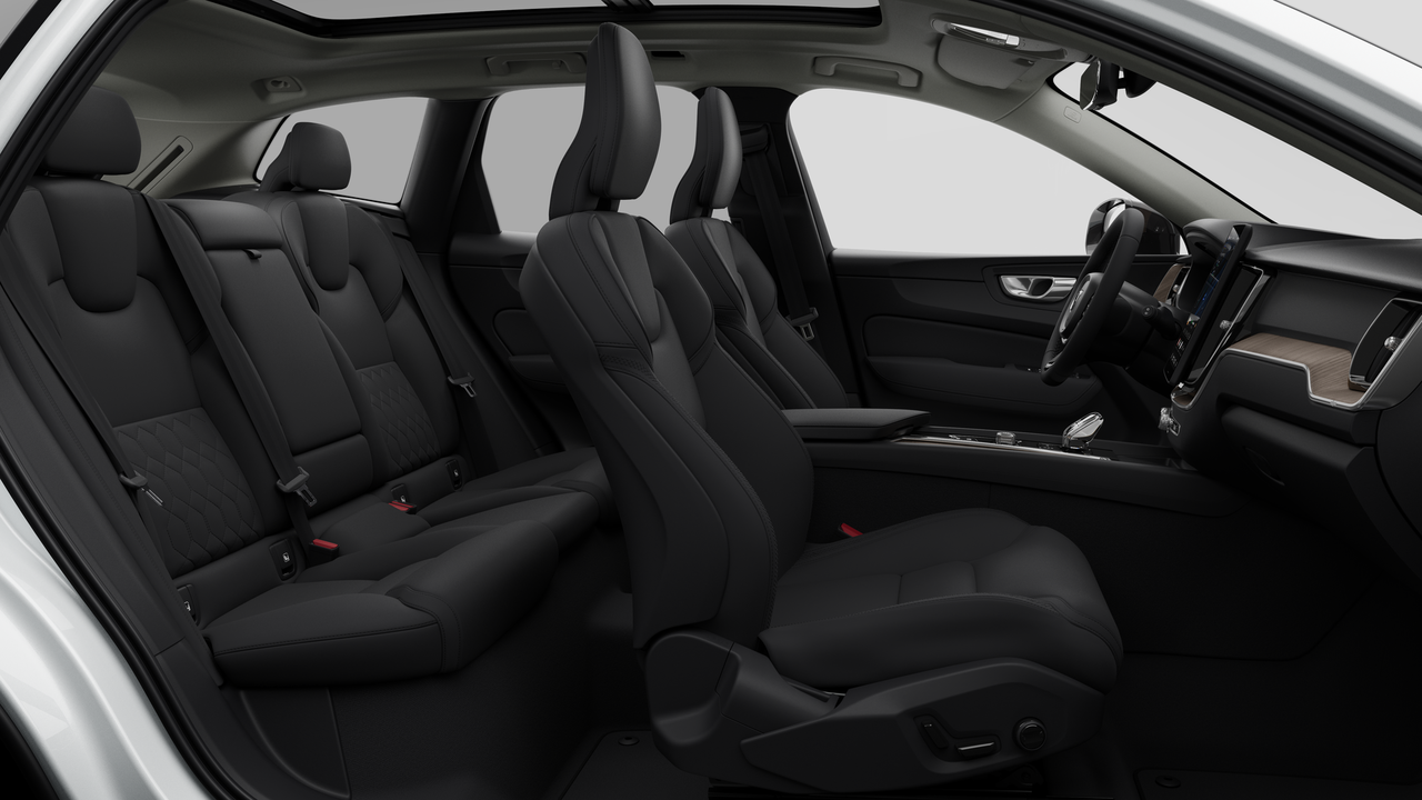 2026 Volvo XC60 B5 AWD Core Dark Theme-12