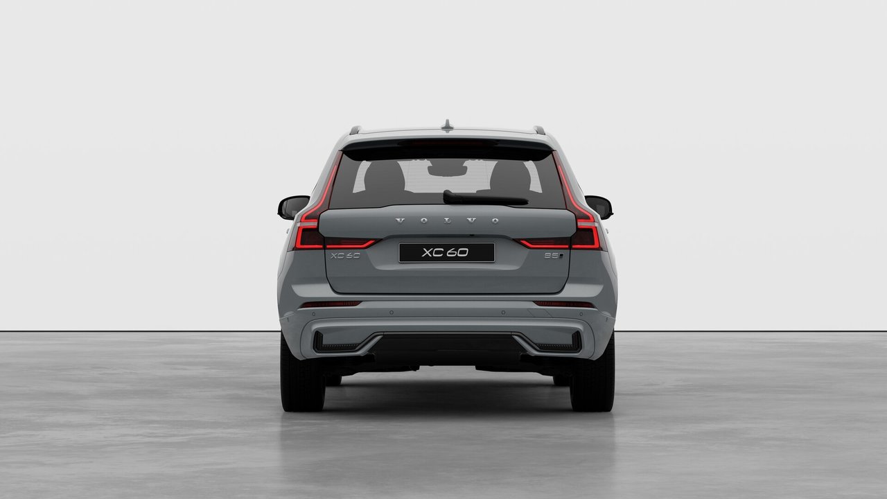 2026 Volvo XC60 B5 AWD Plus Dark Theme-5