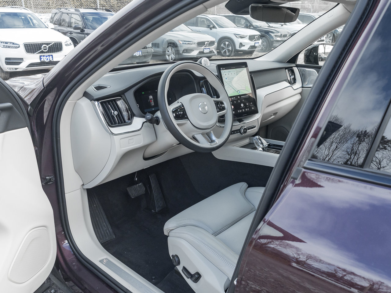 2026 Volvo XC60 B5 AWD ULTRA  BOWER & WILKINS  MASSAGE SEATS-6