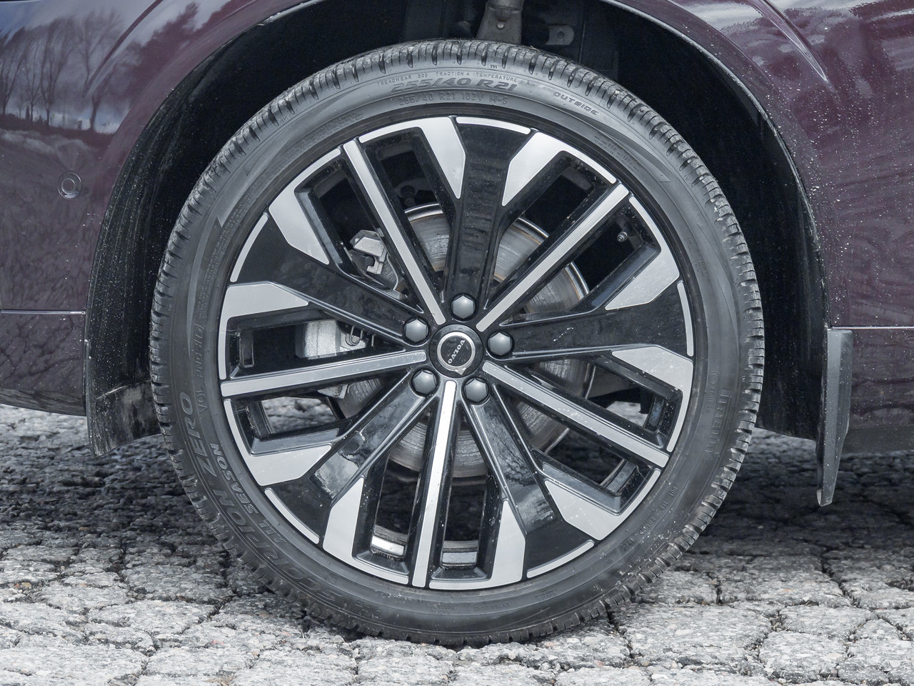 2026 Volvo XC60 B5 AWD ULTRA  BOWER & WILKINS  MASSAGE SEATS-3