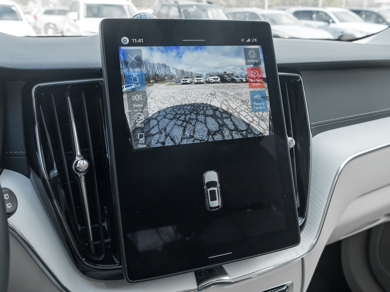 2026 Volvo XC60 B5 AWD ULTRA  BOWER & WILKINS  MASSAGE SEATS-13