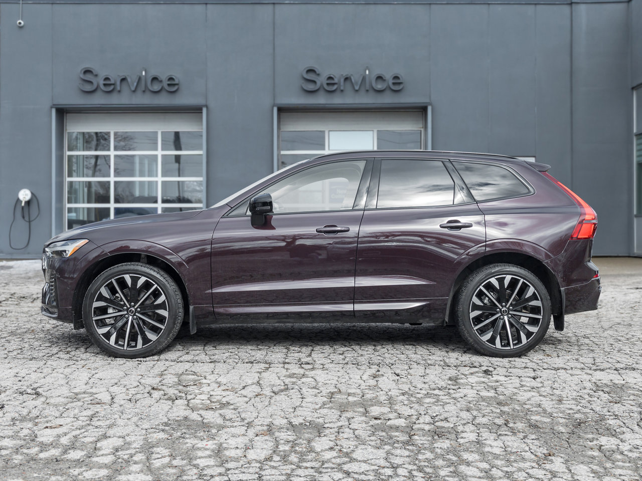 2026 Volvo XC60 B5 AWD ULTRA  BOWER & WILKINS  MASSAGE SEATS-2