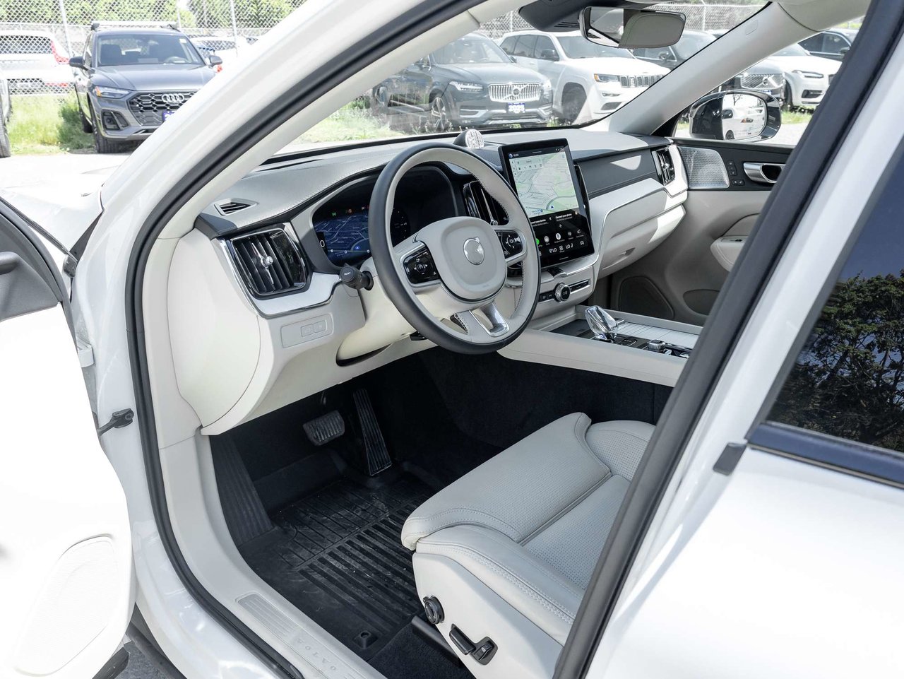 2026 Volvo XC60 Ultra Dark Theme-6