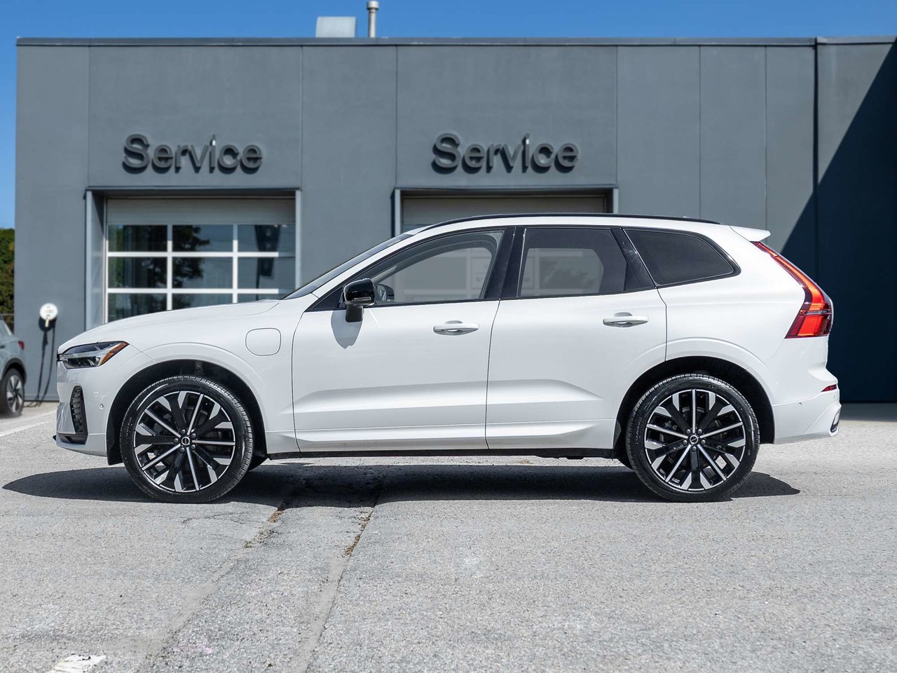 2026 Volvo XC60 Ultra Dark Theme-2
