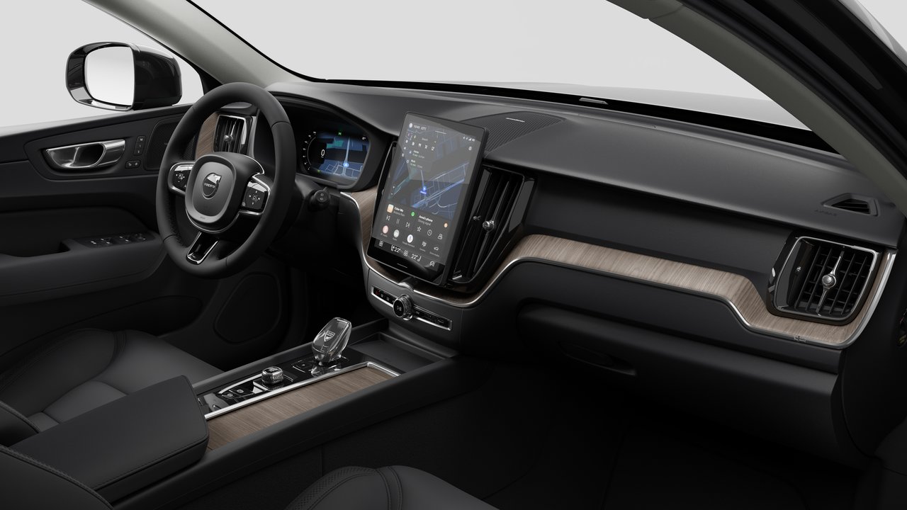 2026 Volvo XC60 B5 AWD Plus Dark Theme-9