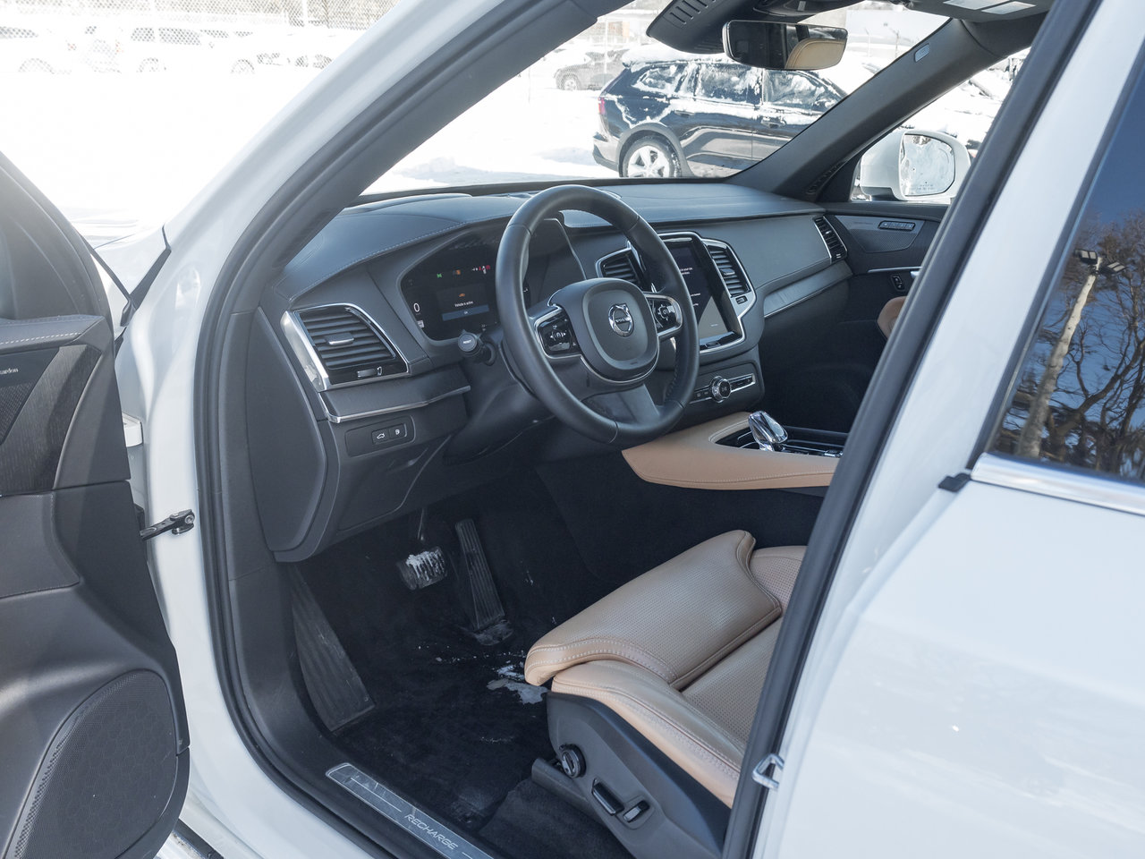 2024 Volvo XC90 Hybrid T8 eAWD PHEV Ultimate 7-Seater TRADE IN  VOLVO CPO-8