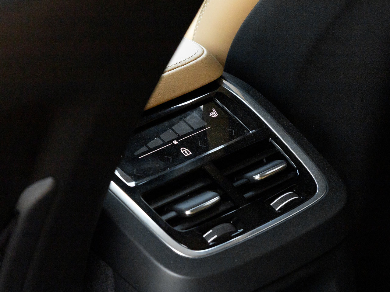 2024 Volvo XC90 Hybrid T8 eAWD PHEV Ultimate 7-Seater TRADE IN  VOLVO CPO-25