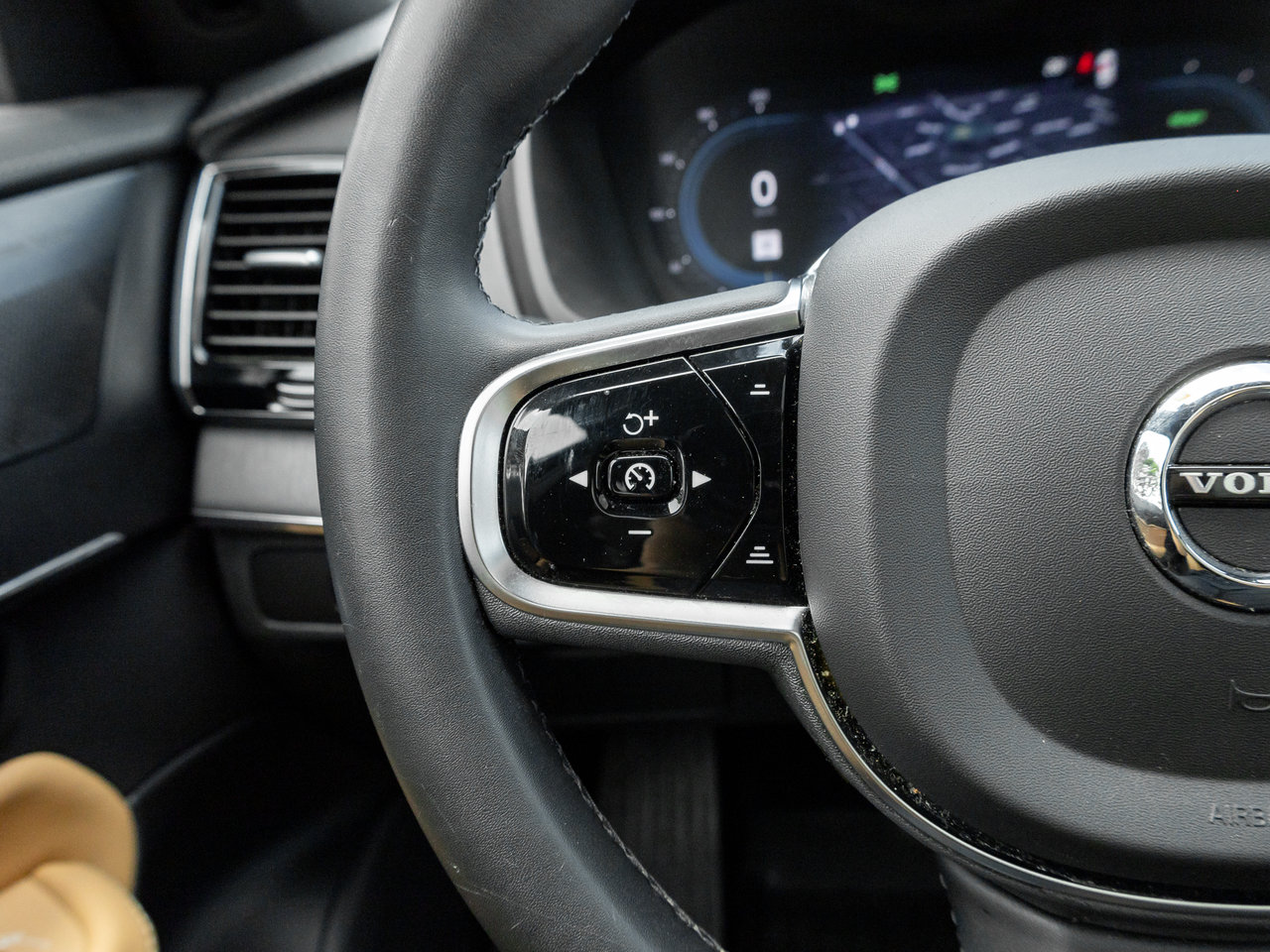 2024 Volvo XC90 Hybrid T8 eAWD PHEV Ultimate 7-Seater TRADE IN  VOLVO CPO-11